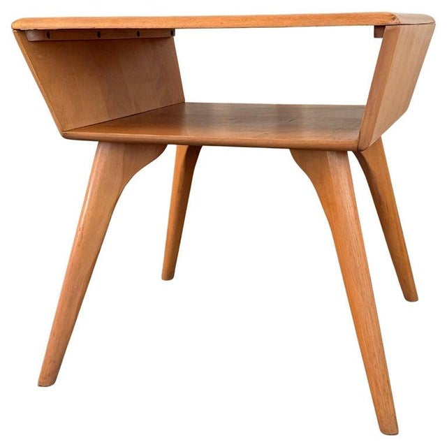 Champagne 1950s Heywood-Wakefield Aristocraft Champagne Maple Lamp Table For Sale - Image 8 of 11