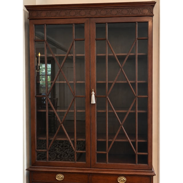 Traditional 1945 Rway Furniture Co. Mahogany Georgian Revival China Cabinet for Jh Biggar Furn. Pasadena, Ca For Sale - Image 3 of 7