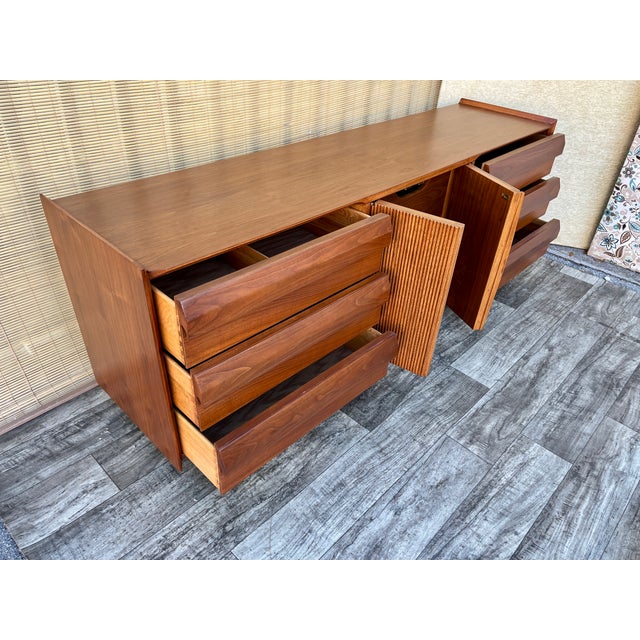 Fully Refinished Mid Century Modern 9 Drawers Dresser /Credenza by Lane Altavista Furniture. Circa 1960s For Sale - Image 9 of 18