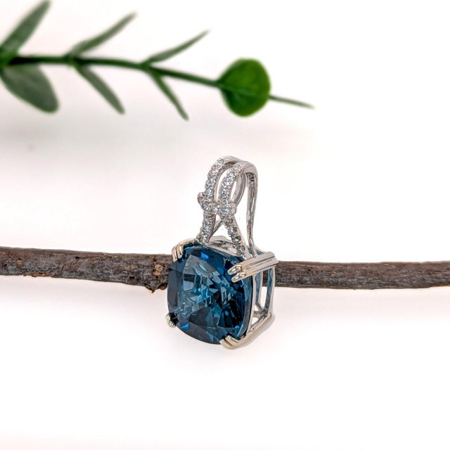 9.39Ct London Blue Topaz Pendant With Natural Diamond Accents in Solid 14k Gold For Sale - Image 4 of 6