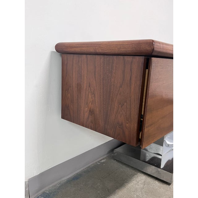 C. 1970s Warren Platner Style Walnut and Polished Aluminum Space Age Credenza For Sale In Boston - Image 6 of 8