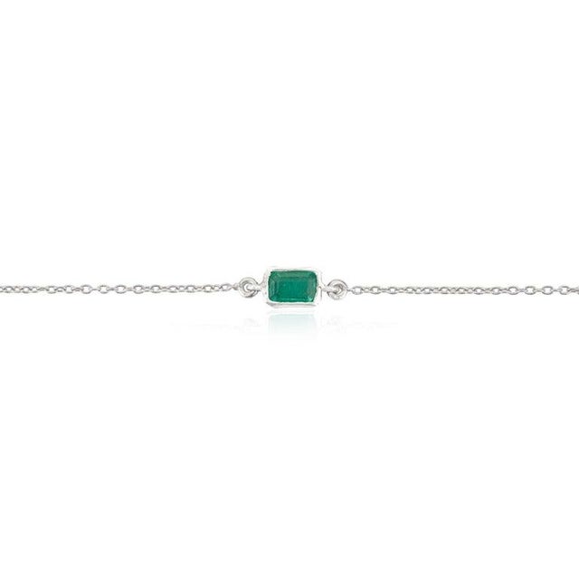 Metal Dainty Stackable Emerald Chain Bracelet in Pure 925 Silver for Everyday Wear For Sale - Image 7 of 11