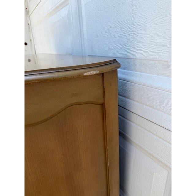 French Provincial Vintage French Provincial Louis XV Style Tallboy Chest of Drawers For Sale - Image 3 of 12