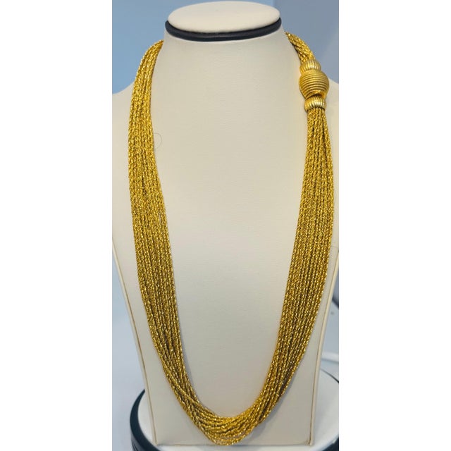 2020s 158 Gm of 18 Karat Gold With 18 Strand 24 " Long Lariat & Heavy Clasp Necklace For Sale - Image 5 of 8