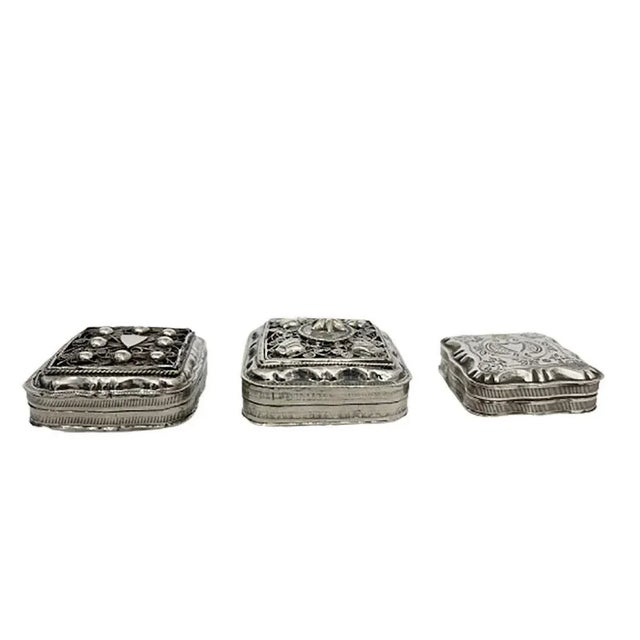 3 Dutch silver peppermint boxes 2 boxes from the 19th century, around 1860-1870 and the 3rd box was made by J. Niekerk...