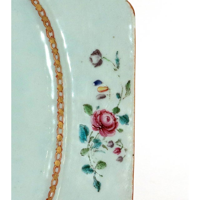 Chinese Export Porcelain Armorial Dish, Arms Hutchinson Impaling Calthrop For Sale - Image 11 of 15