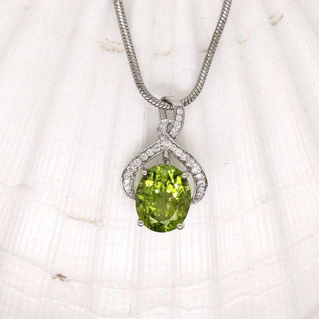 4.4ct Peridot Pendant with Earth Mined Diamonds in Solid 14K Gold Oval 11x9mm For Sale - Image 10 of 10