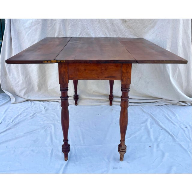 Early 20th Century Antique Rustic Traditional Drop-Leaf Pembroke Expanding Table For Sale - Image 5 of 10