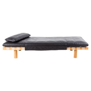 Pallet Daybed 4400LB-ON in Black Leather and Natural Wood Frame by Sebastian Herkner for Pulpo For Sale