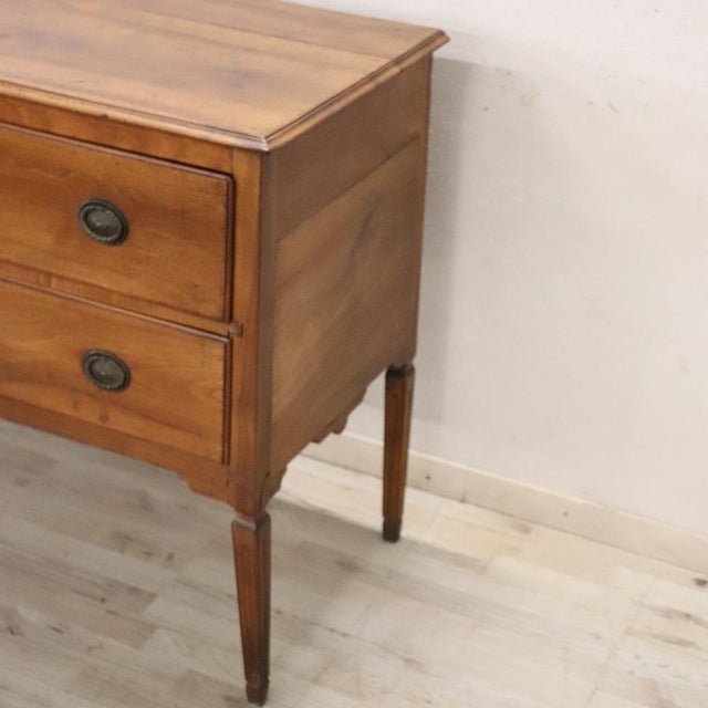 Antique 18th Century Walnut Chest of Drawers For Sale - Image 13 of 18