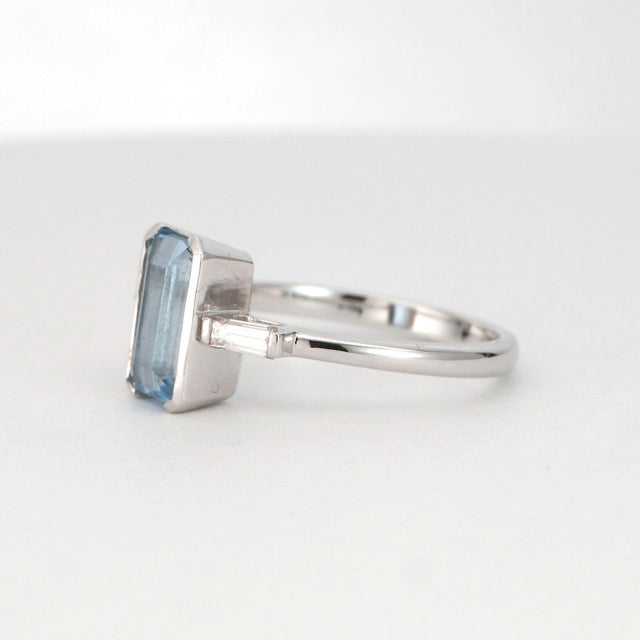 14k White Gold Ring With Octagon Aquamarine and Diamonds For Sale - Image 11 of 18