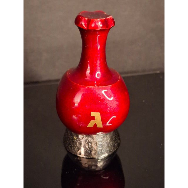 1990s Modern Enamel Pomegranate Dreidel Sevivon Solid Metal Gilt Hebrew Letters Base Stand For Sale - Image 11 of 14