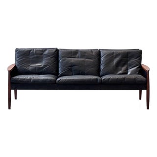Mid-Century Sofa in Rosewood and Black Cowhide Leather by Hans Olsen for Vatne Møbler For Sale