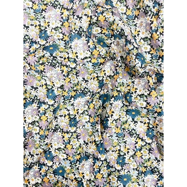 Our square shaped scatter cushions are made with luxurious Liberty print Tana Lawn®, silky soft cotton on both the front...