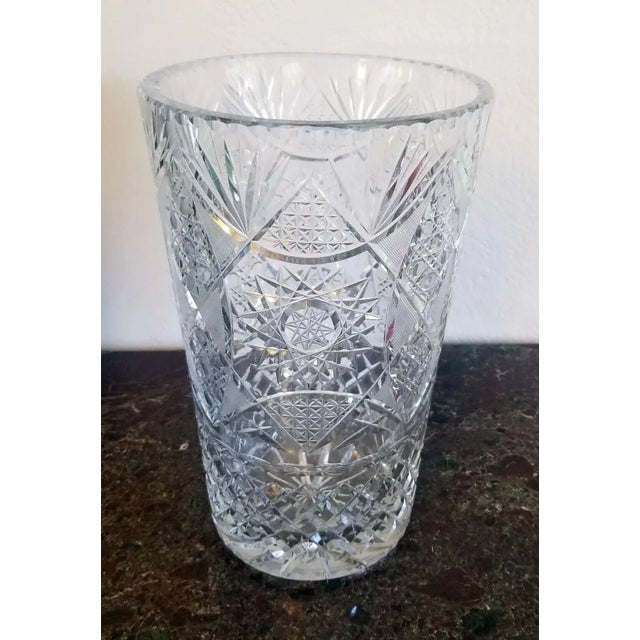 Late 20th Century Vintage Grandeur Hobstar Button Cane Strawberry Diamond Cut Crystal Vase For Sale - Image 5 of 10