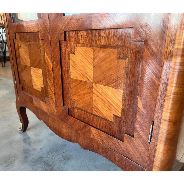 Late 19th Century Louis XVI Style Showcase Vitrine in Walnut with Geometrical Marquetry For Sale - Image 4 of 18