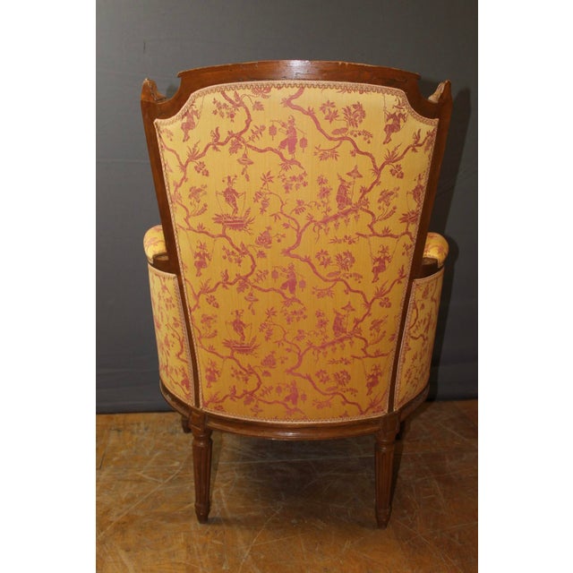 Louis XVI Walnut Bergère Armchairs, Late 18th Century, Set of 2 For Sale - Image 3 of 13