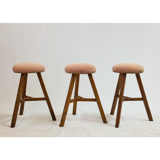 1910s Set of 3 Italian Splay Leg Stools With Pink Upholstered Seats For Sale - Image 5 of 12