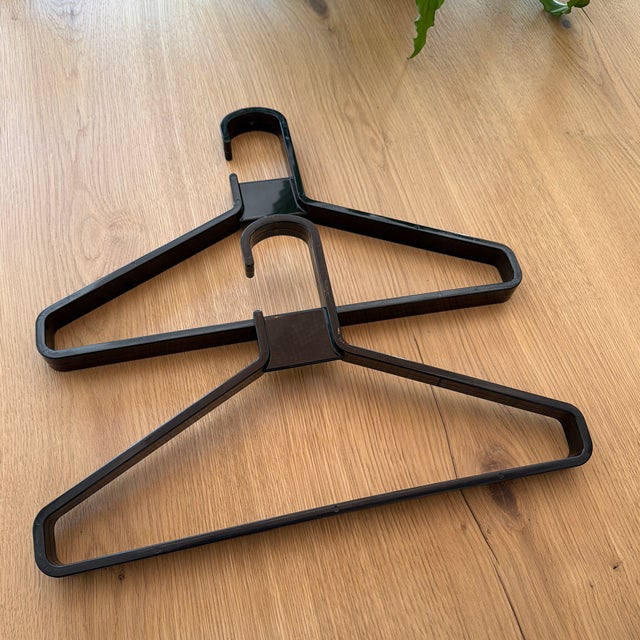 Set of 10 1970’s Modernist Black Plastic Hangers Attributed to Finnish Designer Maija Ruoslathi For Sale - Image 10 of 11