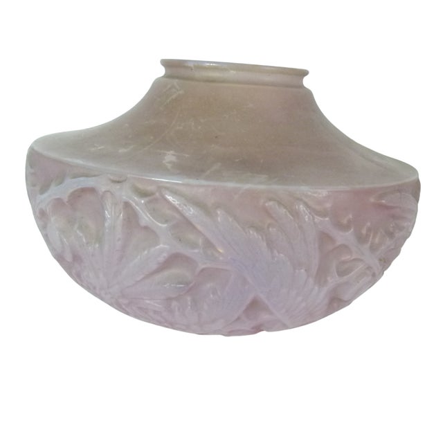 20s Art Glass Frosted Pink Cockatiel Globe Shade . Consolidated Lamp and Glass . Phoenix Glass . Art Deco For Sale In Atlanta - Image 6 of 9