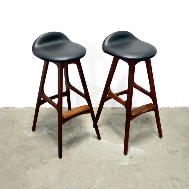 Mid-Century Modern Oddense Maskinsnedkeri a/S Pair of Rosewood Model Od61 Stools Designed by Erik Buch For Sale - Image 3 of 18
