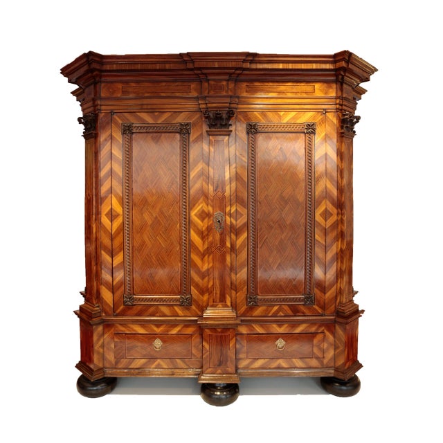 Walnut Hall Cabinet from the Budde Artistic Cabinetry Workshop, Warendorf, Westphalia, 1770s For Sale - Image 6 of 6