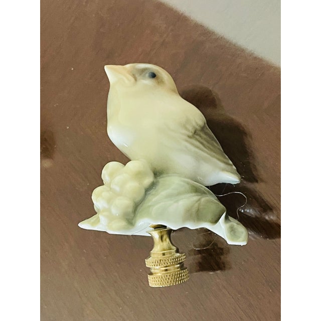 Vintage 20th Century Capodimonte Porcelain Bird as Lamp Finial For Sale - Image 4 of 4