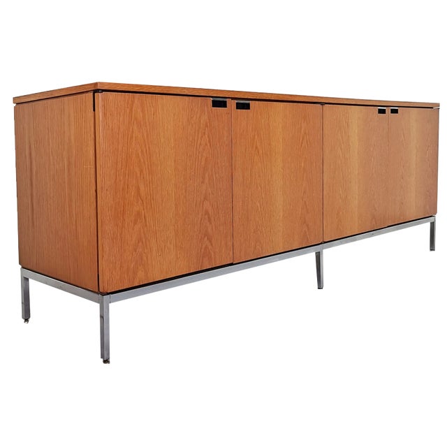 Credenza by Florence Knoll Bassett for Knoll Inc. / Knoll International, 1970s For Sale