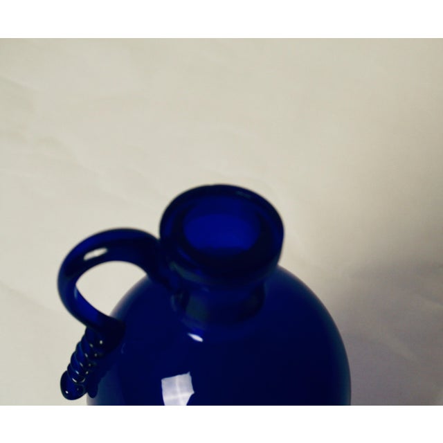 Blue Bottle with Profiled & Polished Edge Attributed to Vittorio Zecchin for A.VE.M, 1940s For Sale - Image 6 of 9