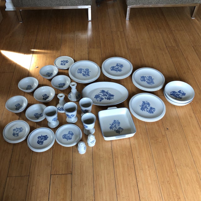 Ceramic 1970s Vintage Blue Floral Americana Serving Set - 32 Pieces For Sale - Image 7 of 7