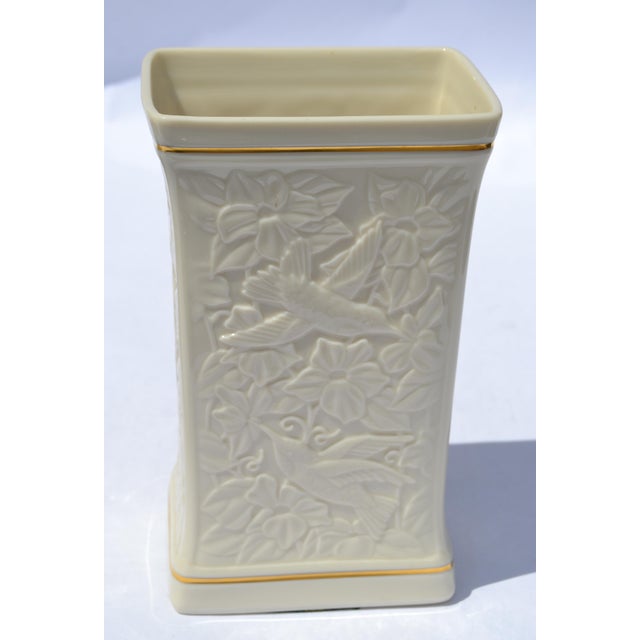 1970s Lenox Hummingbird Rectangle Vase Embossed Fine Ceramic 24k Gold Trim For Sale In Miami - Image 6 of 18