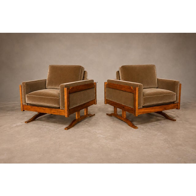 Brazilian Modern Pair of Armchairs in Caviúna and Mushroom-Taupe Mohair, Novo Rumo, 1960s For Sale - Image 10 of 18