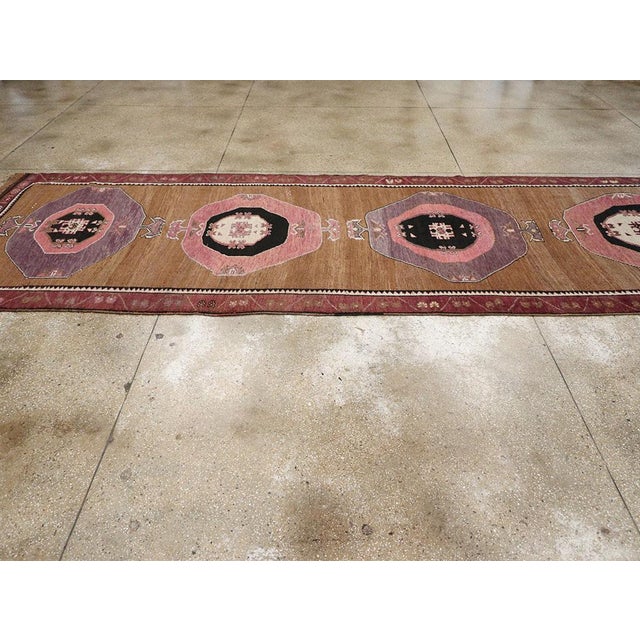 Galerie Shabab Collection Mid-20th Century Turkish Anatolian Long Gallery Carpet For Sale In New York - Image 6 of 10