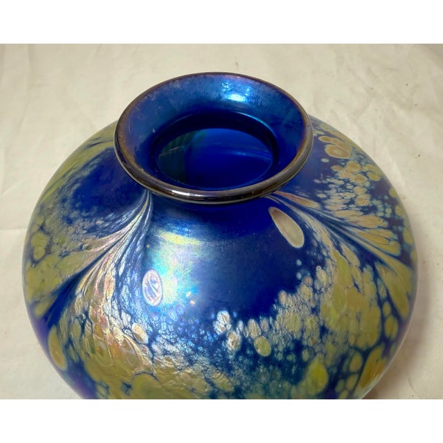 Vintage Hand Blown Kent Fiske Blue Iridescent Art Glass Splatter Vase Sculpture For Sale - Image 13 of 14