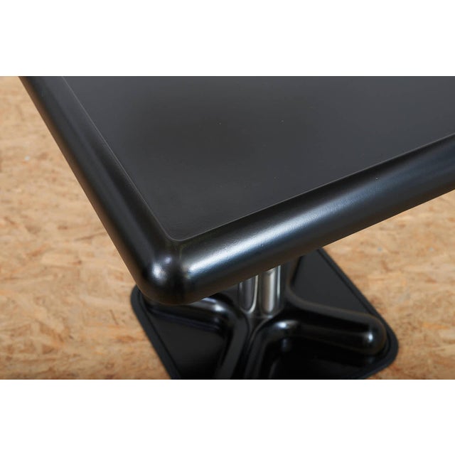 Zanotta Bistro Table with Black Lacquered Fiberglass Top and Chrome-Plated Metal Base by Joe Colombo for Zanotta, 1970s For Sale - Image 4 of 14