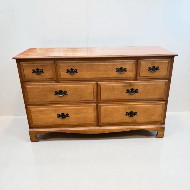 Vintage Maple Colonial-Style Dresser & Mirror by KPL (1970s, Taiwan) For Sale - Image 4 of 11