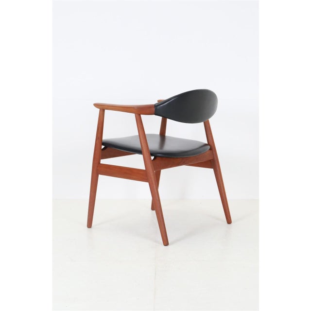 Teak Armchair with Black Leather attributed to Svend Aage Eriksen for Glostrup, 1960s For Sale - Image 4 of 17