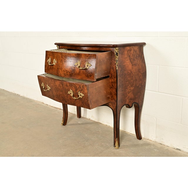 Italian Louis XV Burled Walnut Bombay Commode With Mounted Gilt Bronze Ormolu | Circa 1960s For Sale In South Bend - Image 6 of 17
