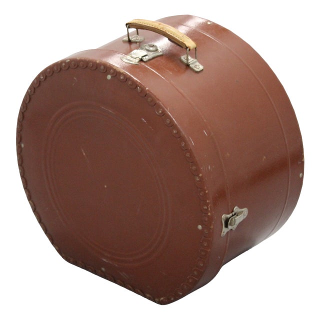 Round Brown Hat Box, 1890s For Sale