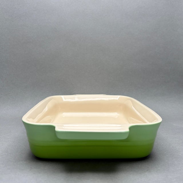 • Le Creuset 01.05 rectangular baking dish / casserole baker with integrated side handles. • Vintage Le Creuset design,...