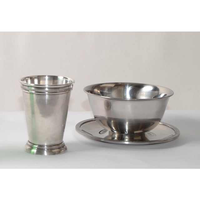 English 1969 Vintage Stainless Steel Attached Plate Egg Bowl Gravy Boat Hollowware Marked For Sale - Image 3 of 12