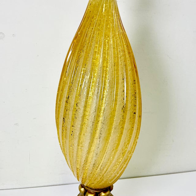1950s Vintage Italian Venetian Swirled Opaline Glass Table Lamp With Gold Florentine Base. After Galliano Ferro For Sale - Image 14 of 14