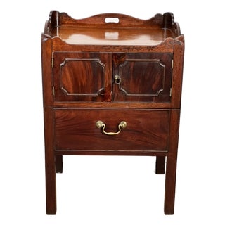 Antique George III Bedside Commode With Pull Out Leather Surface C. Late 18th Century For Sale