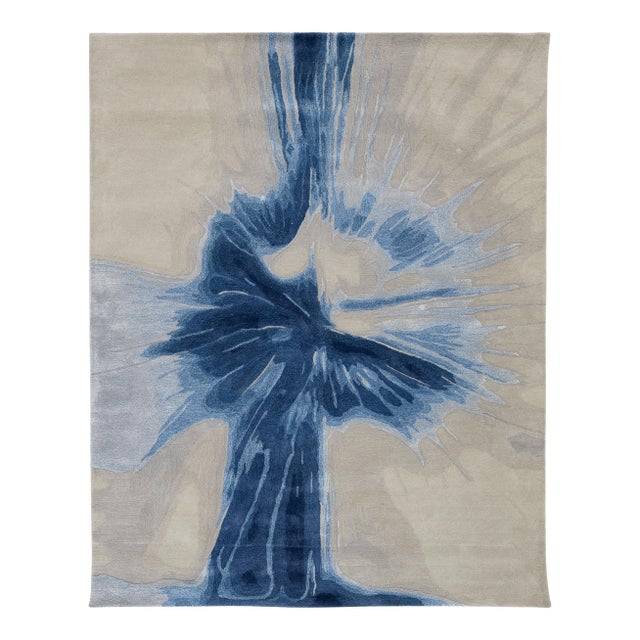 Modern Abstract "Blue Splash" Hand-Tufted Wool & Viscose Area Rug – Grey & Navy For Sale