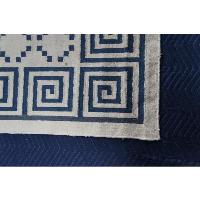 Textile VTG Blue & White Geometric Greek Key Cotton Flatweave Kilim Area Rug Carpet 6x9' For Sale - Image 7 of 8
