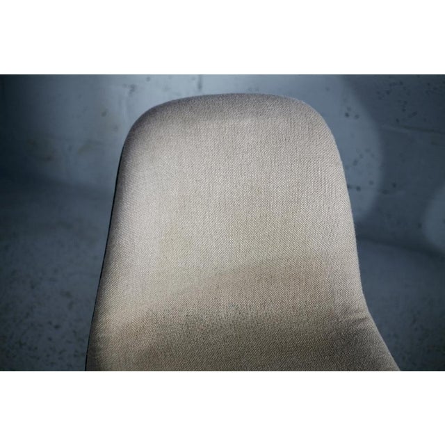 2 orbit chairs, Herman Miller edition. Design Farner & Grunder, Circa 1970. Task preceptions on the tissue, 1 tiny hole....