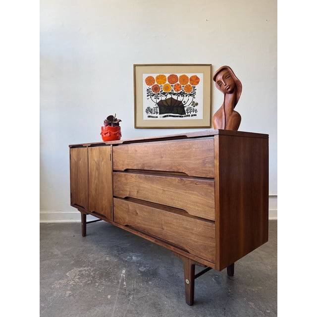 1960s Walnut Credenza by Stanley Furniture For Sale - Image 14 of 14