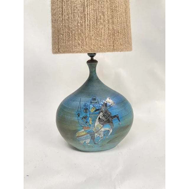 Data dimensions without lampshade / lampshade not included. This piece has an attribution mark, I am sure that it is...