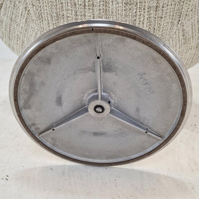 Set of Large Globe Armchair with Ottoman by Pierre Paulin for Artifort, 1970s For Sale - Image 10 of 16