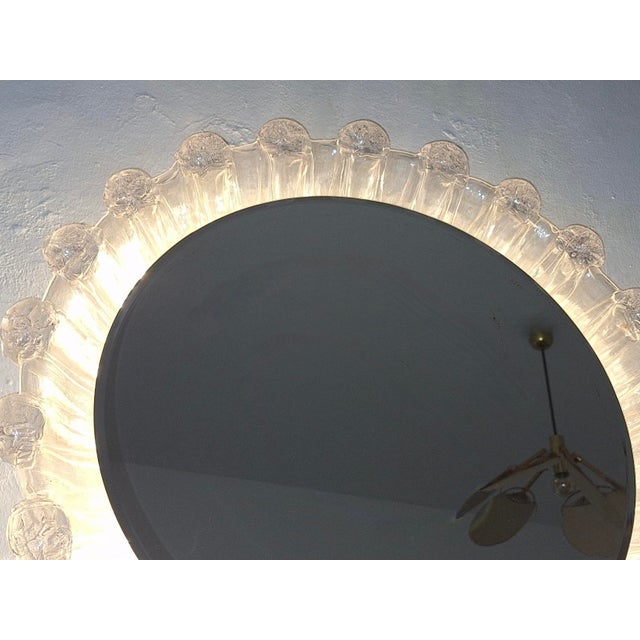 Large Illuminated Circular Beveled Wall Mirror in Melted Ice Acrylic Glass, 1970s For Sale - Image 4 of 12